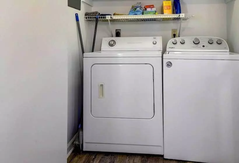 Ocean Isle Beach Home W/ Canal Views!