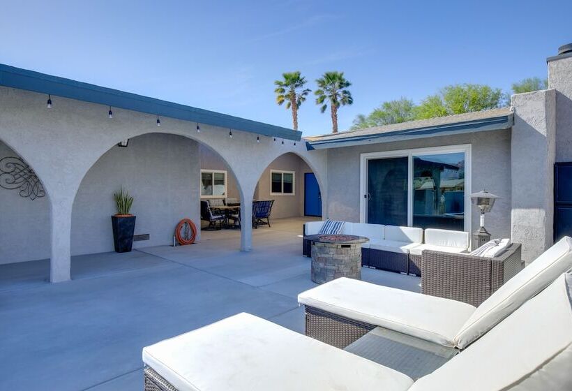 Retreat W/ Theater Room & Pool Deck In Palm Desert