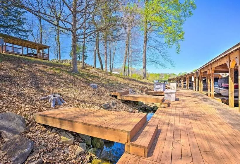 Pet Friendly Retreat Near Lake Anna W/ Decks!