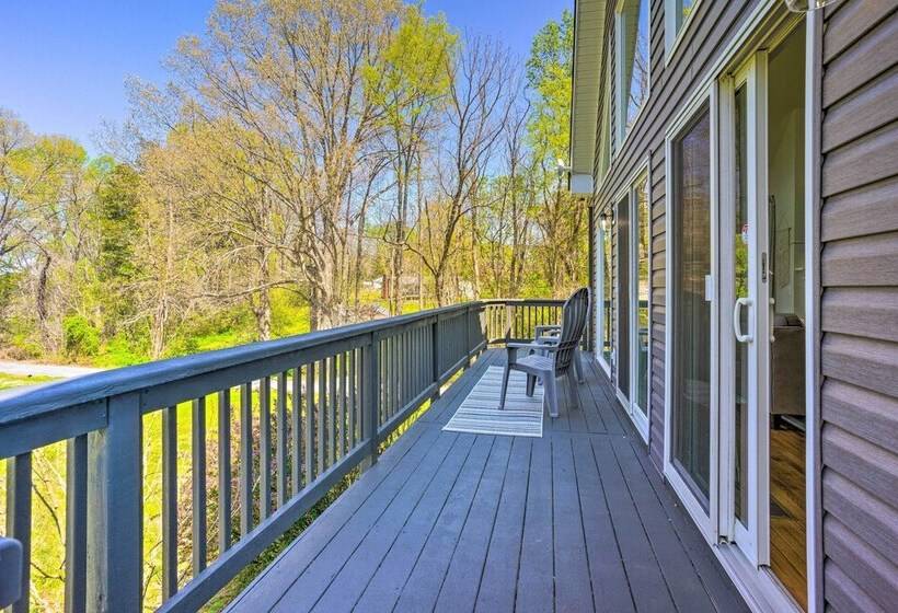 Pet Friendly Retreat Near Lake Anna W/ Decks!
