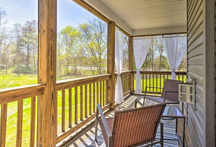 Pet Friendly Retreat Near Lake Anna W/ Decks!