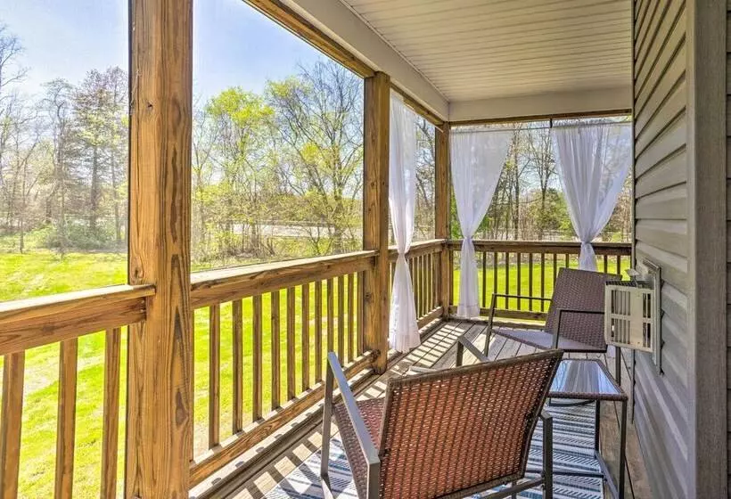 Pet Friendly Retreat Near Lake Anna W/ Decks!
