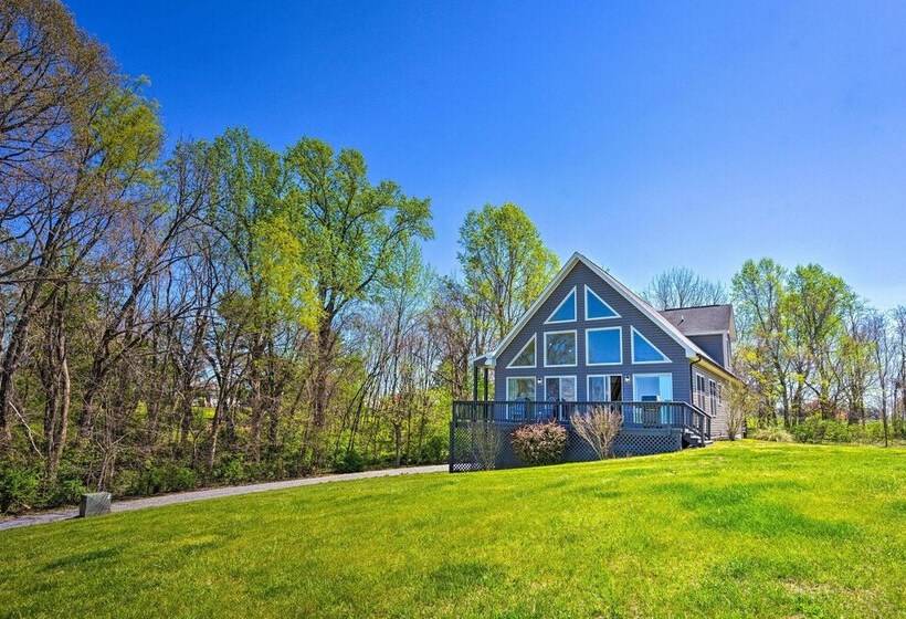 Pet Friendly Retreat Near Lake Anna W/ Decks!