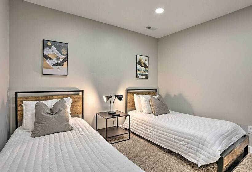 Petfriendly Home, 5 Mi To Dtwn Louisville!