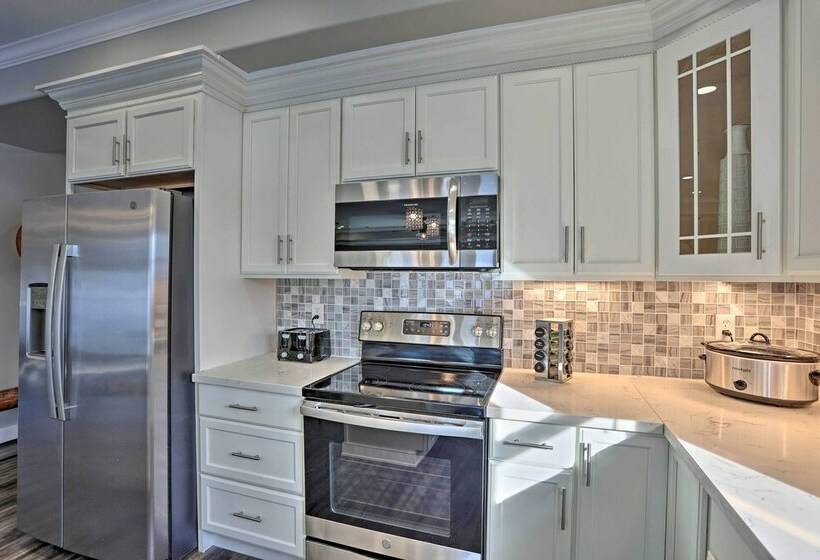 Petfriendly Home, 5 Mi To Dtwn Louisville!