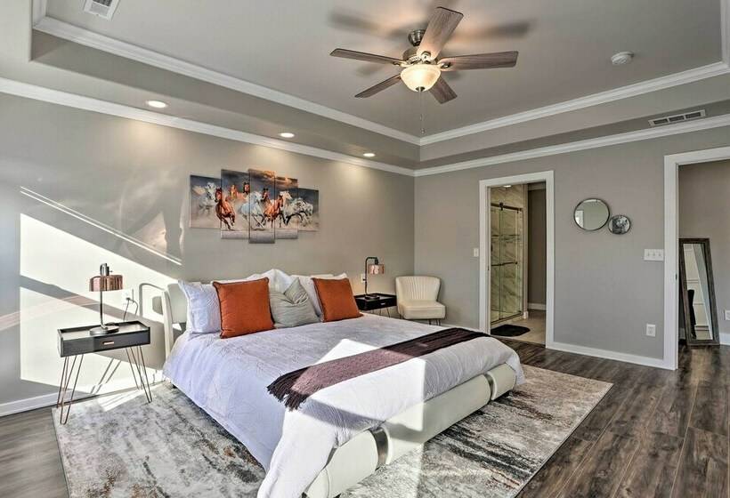 Petfriendly Home, 5 Mi To Dtwn Louisville!