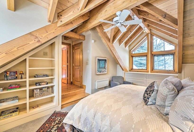 Serene Sun Valley Home W/ Hot Tub & Mtn Views