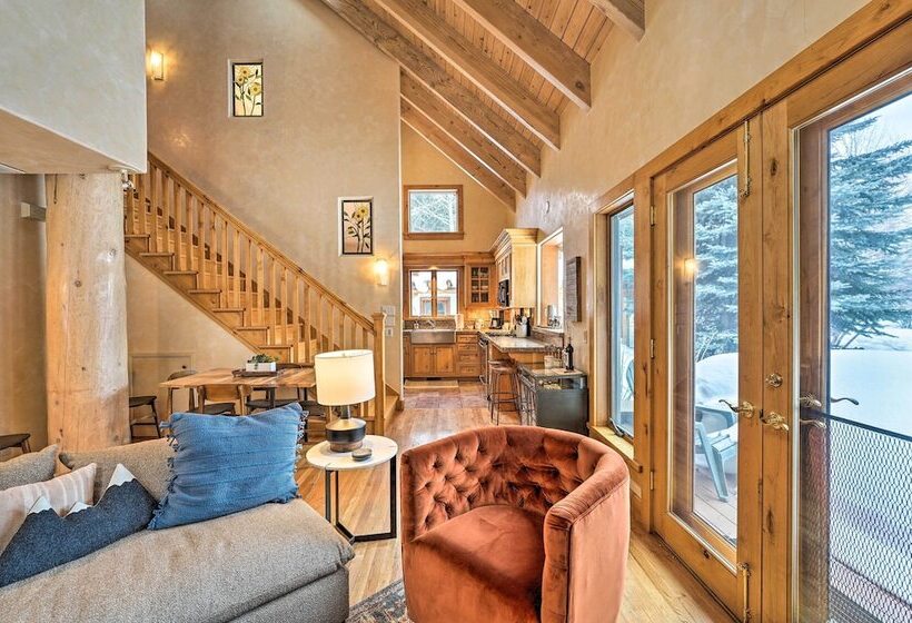 Serene Sun Valley Home W/ Hot Tub & Mtn Views