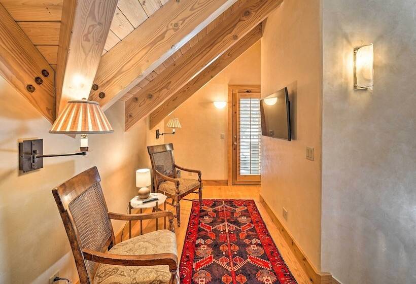 Serene Sun Valley Home W/ Hot Tub & Mtn Views