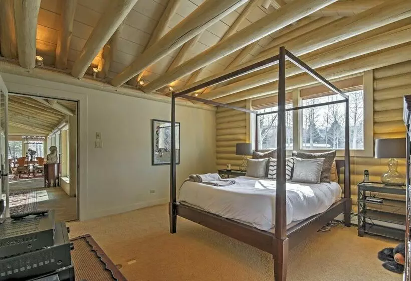 Snowmass Home W/ Hot Tub, Fireplace, & Mtn Views!