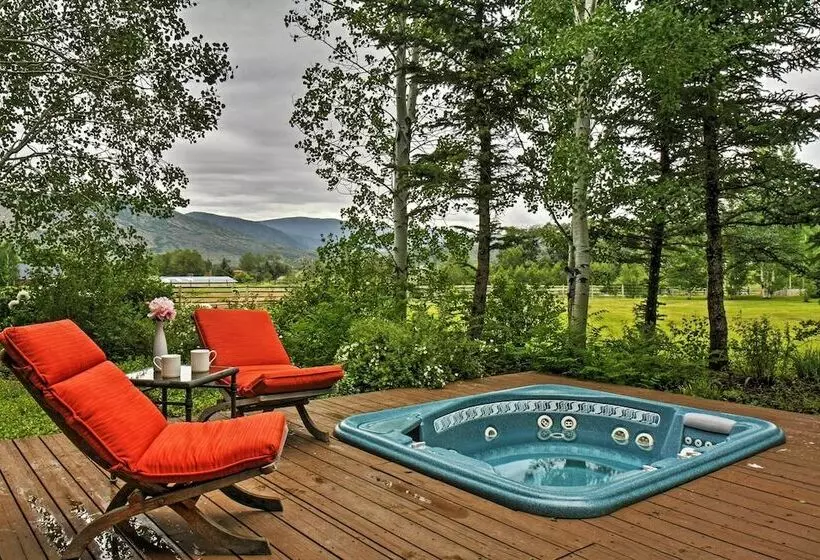 Snowmass Home W/ Hot Tub, Fireplace, & Mtn Views!