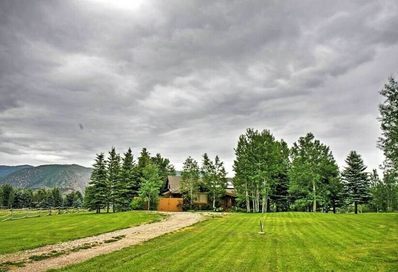 Snowmass Home W/ Hot Tub, Fireplace, & Mtn Views!