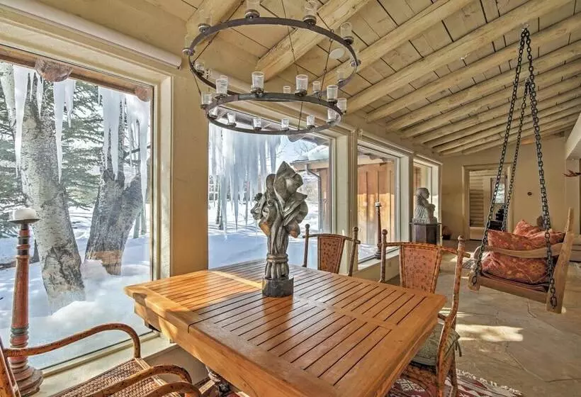 Snowmass Home W/ Hot Tub, Fireplace, & Mtn Views!