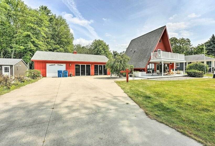 Spacious Coldwater Home W/ Private Dock, Fire Pit!