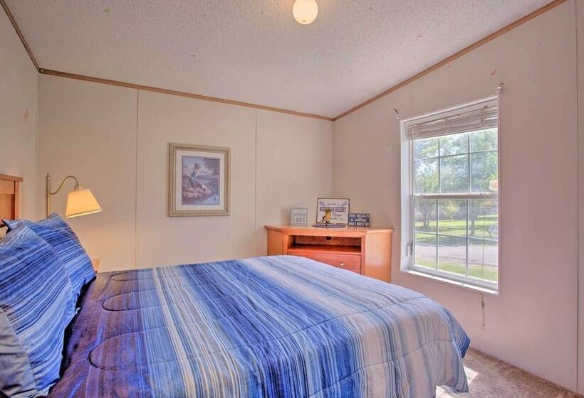 Spacious House ~ 1 Mi To Lake & Boat Ramp!