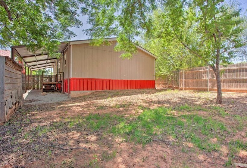 Spacious House ~ 1 Mi To Lake & Boat Ramp!