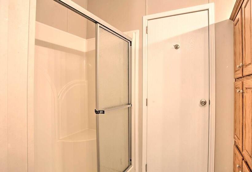 Spacious House ~ 1 Mi To Lake & Boat Ramp!