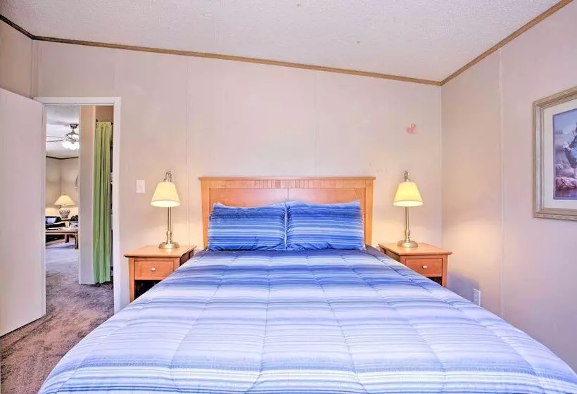 Spacious House ~ 1 Mi To Lake & Boat Ramp!