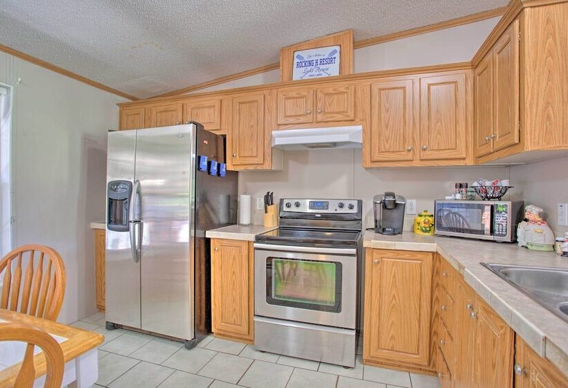 Spacious House ~ 1 Mi To Lake & Boat Ramp!