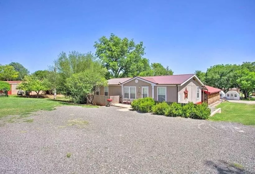 Spacious House ~ 1 Mi To Lake & Boat Ramp!