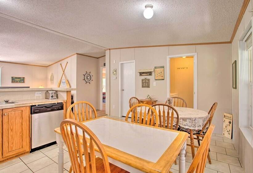 Spacious House ~ 1 Mi To Lake & Boat Ramp!