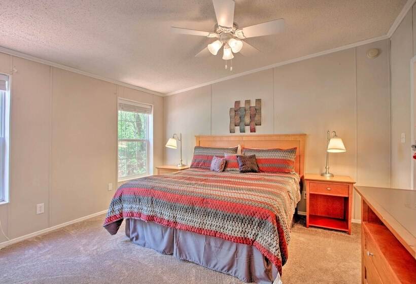 Spacious House ~ 1 Mi To Lake & Boat Ramp!