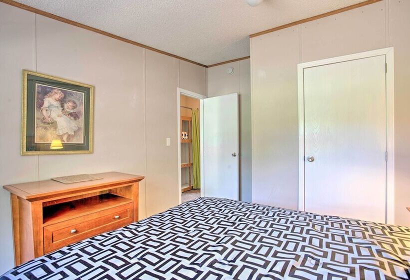 Spacious House ~ 1 Mi To Lake & Boat Ramp!