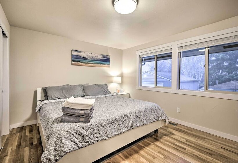 Spacious Kent Home ~ 17 Mi To Dtwn Seattle!