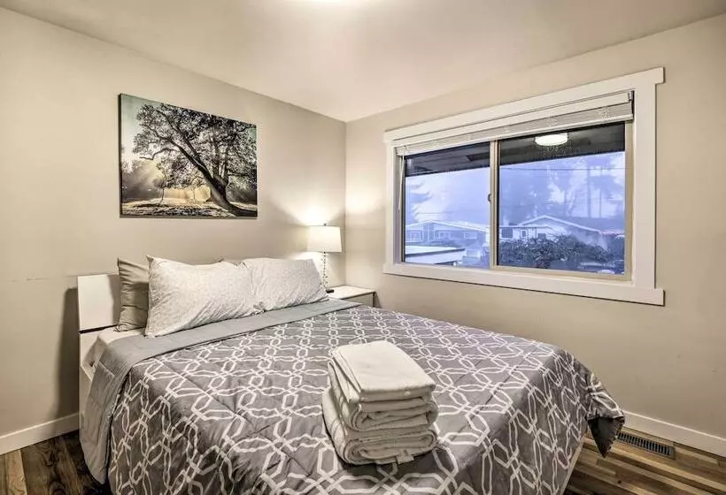 Spacious Kent Home ~ 17 Mi To Dtwn Seattle!