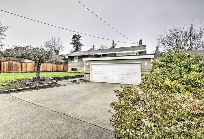 Spacious Kent Home ~ 17 Mi To Dtwn Seattle!