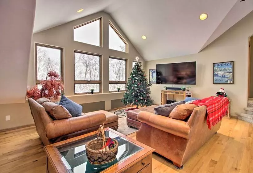 Spacious & Secluded Home By Pokegama Lake!