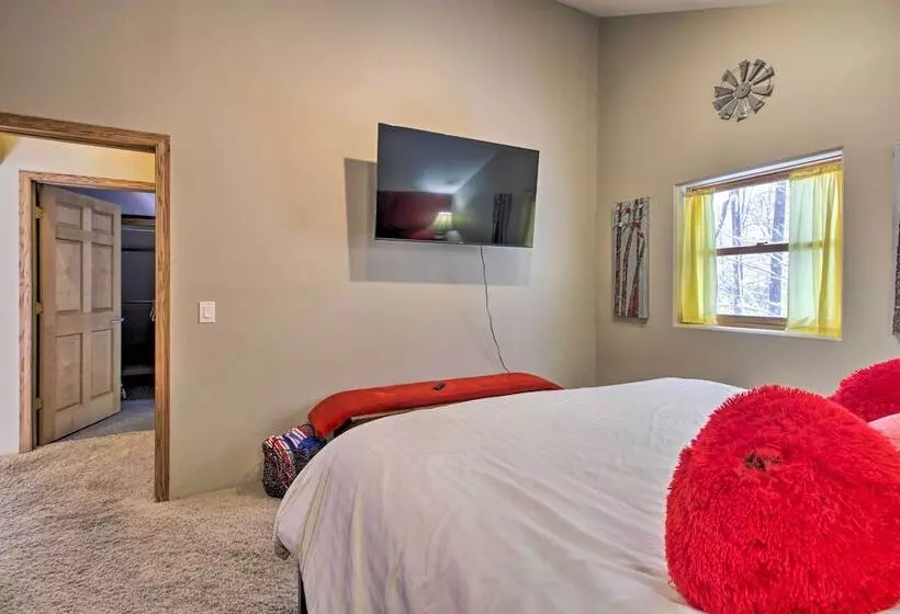 Spacious & Secluded Home By Pokegama Lake!