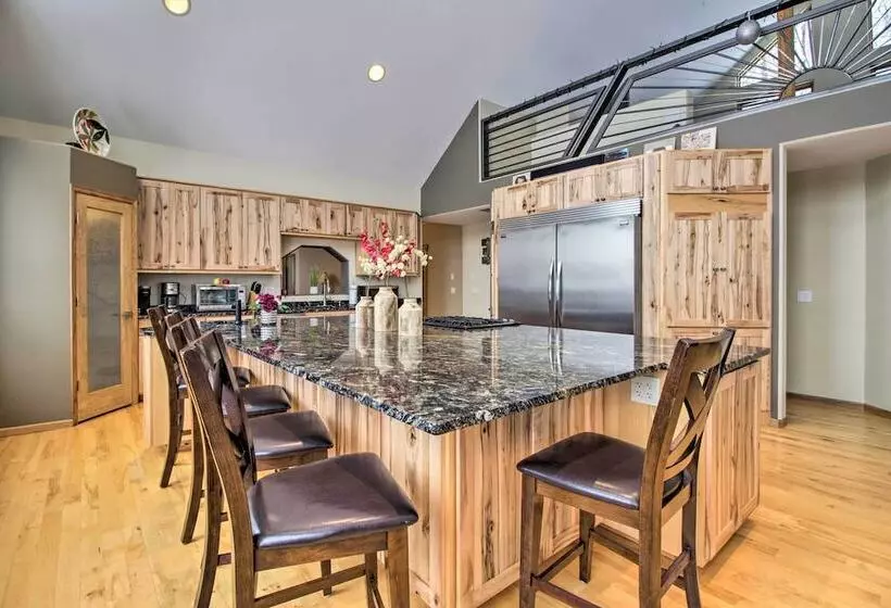 Spacious & Secluded Home By Pokegama Lake!