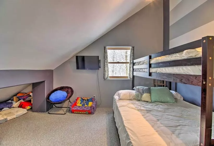 Spacious & Secluded Home By Pokegama Lake!