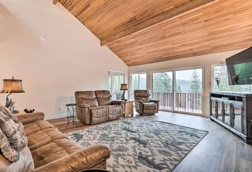 Spacious Sun Up Bay Cabin, 20 Min To Downtown Cda!