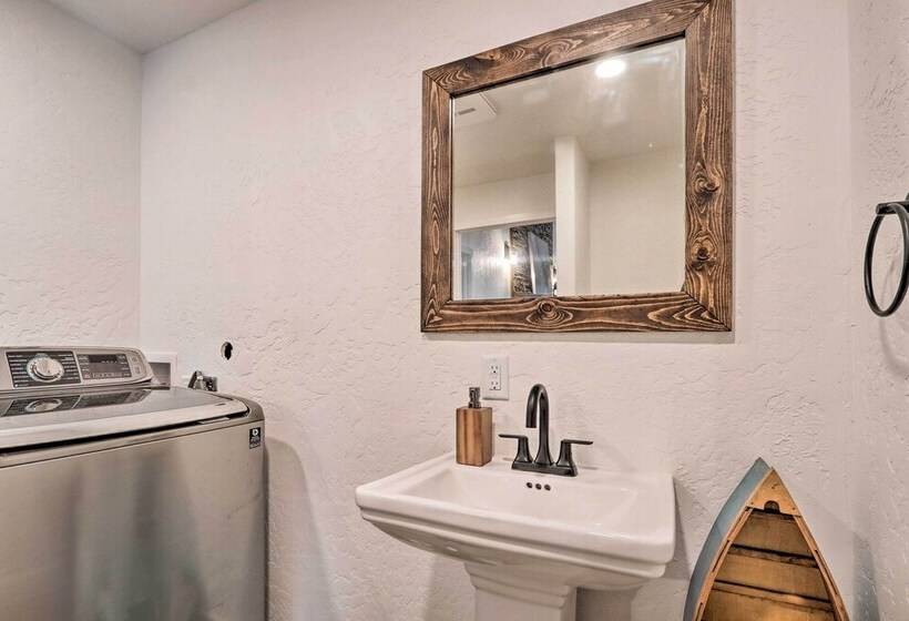 Spacious Sun Up Bay Cabin, 20 Min To Downtown Cda!