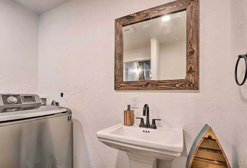 Spacious Sun Up Bay Cabin, 20 Min To Downtown Cda!