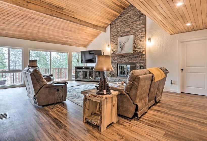 Spacious Sun Up Bay Cabin, 20 Min To Downtown Cda!