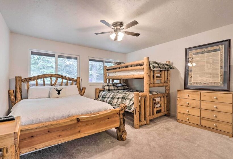 Spacious Sun Up Bay Cabin, 20 Min To Downtown Cda!