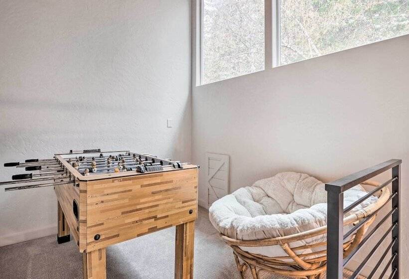 Spacious Sun Up Bay Cabin, 20 Min To Downtown Cda!