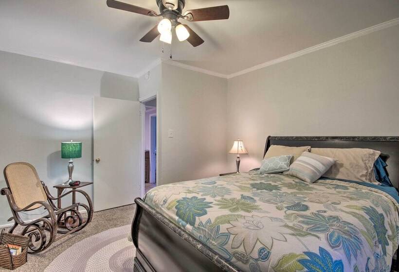 Traditional Southern House With Front Porch!