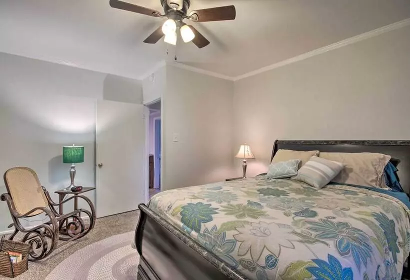 Traditional Southern House With Front Porch!