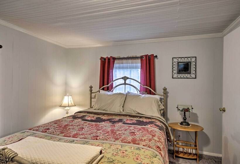 Traditional Southern House With Front Porch!