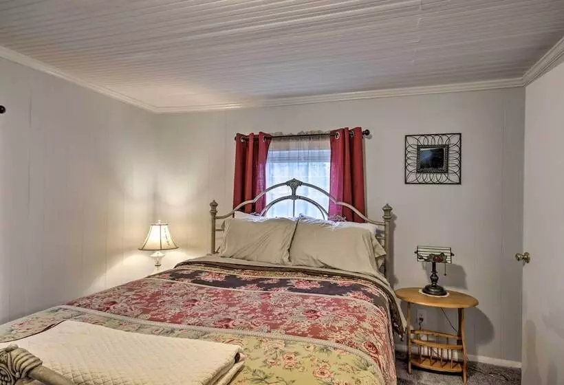 Traditional Southern House With Front Porch!