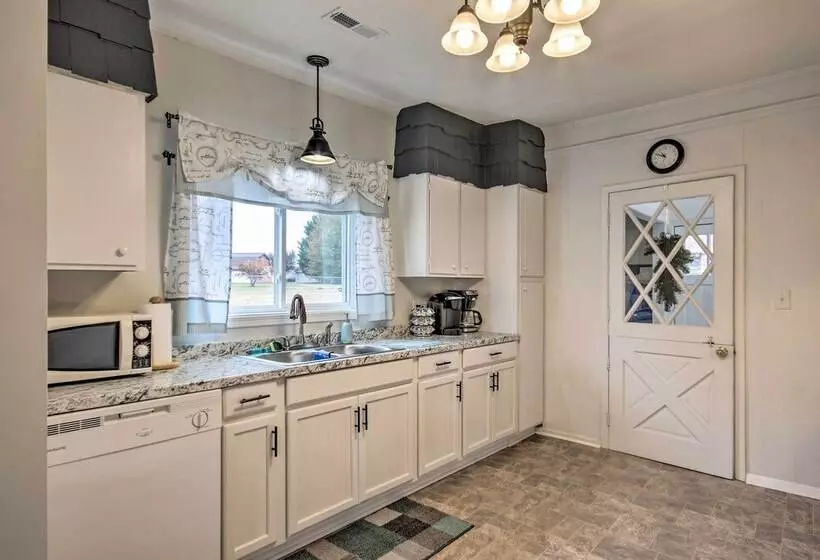 Traditional Southern House With Front Porch!