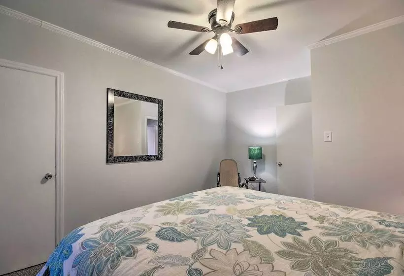 Traditional Southern House With Front Porch!