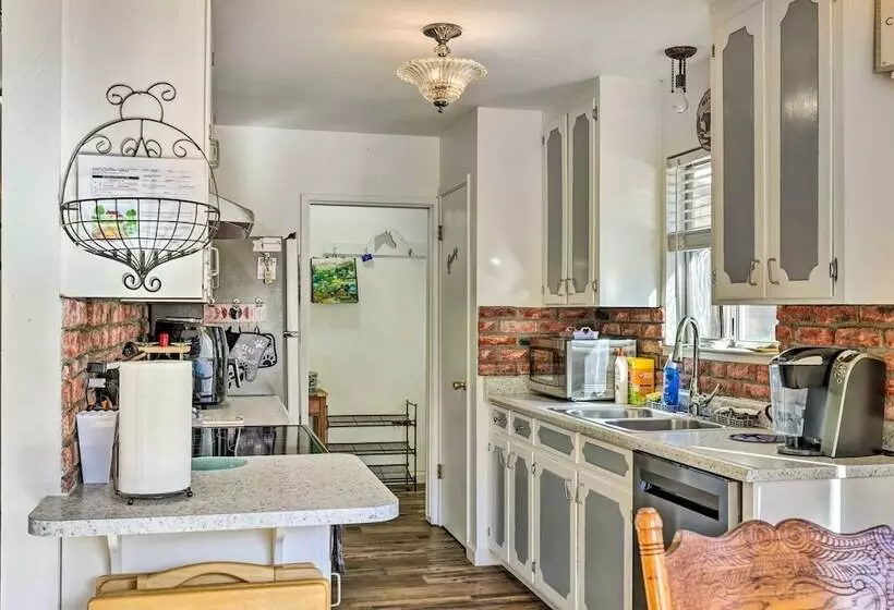 Game Room & Mtn Views: Tuolumne Hideaway!