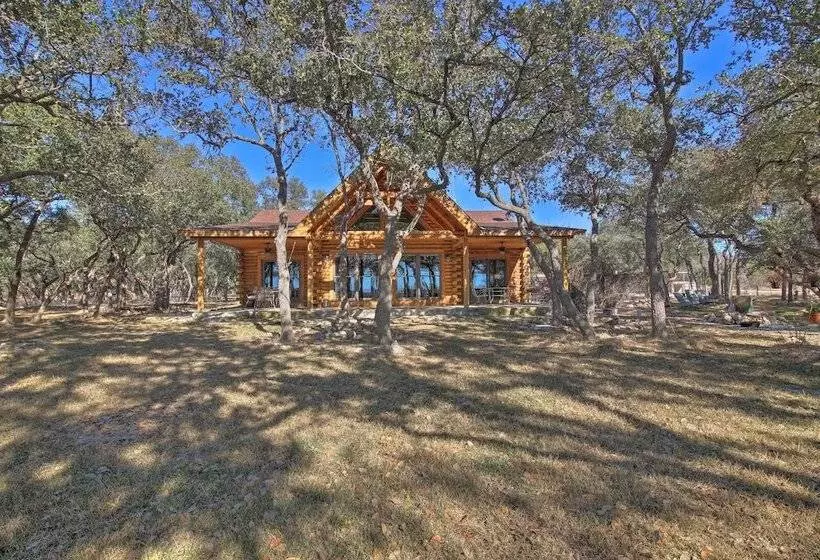 Twin Acres Scenic Ranch In Texas Hill Country