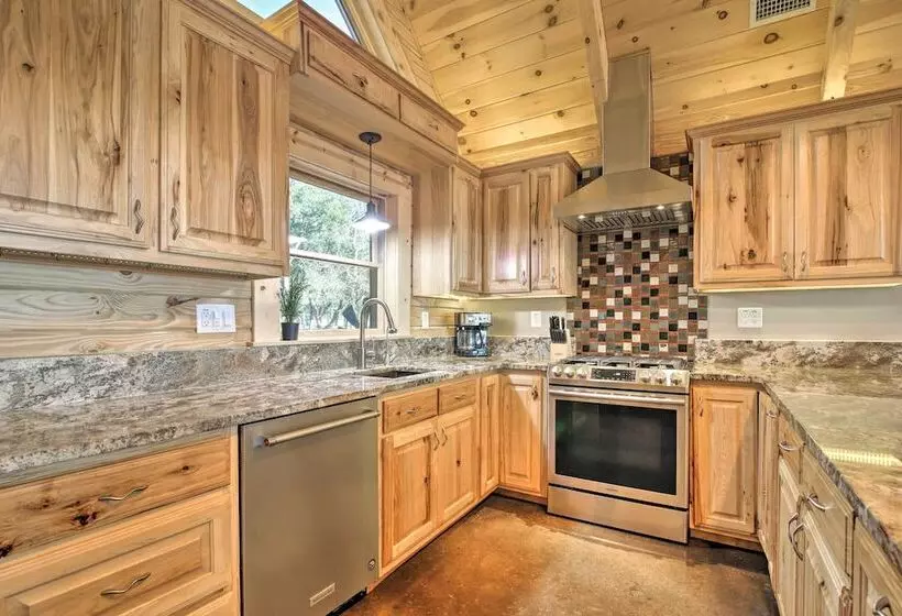 Twin Acres Scenic Ranch In Texas Hill Country