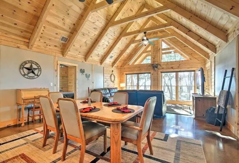 Twin Acres Scenic Ranch In Texas Hill Country